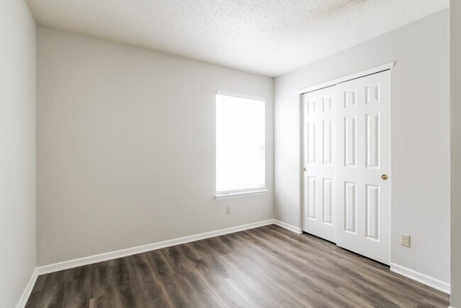 Building Photo - Single-Story 3-Bedroom Greenwood Home