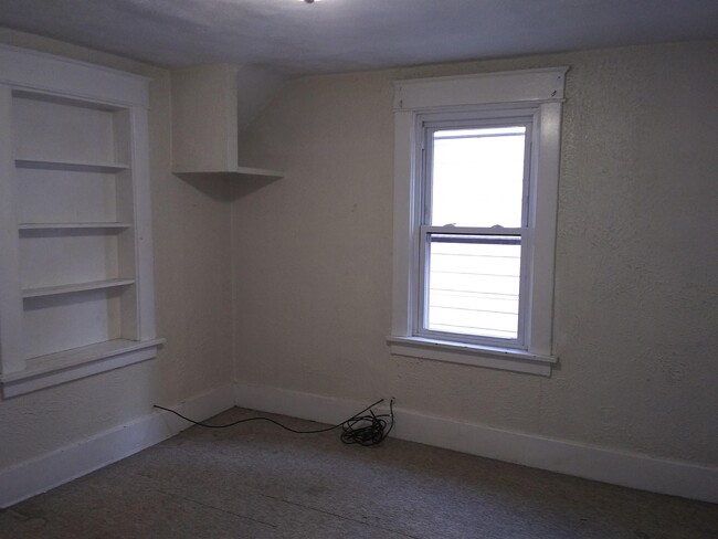 Building Photo - 2056 Water St
