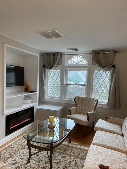 Building Photo - 21 Clinton Ave