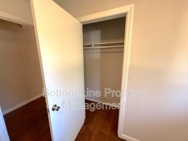 Building Photo - 2719 Thornton Rd