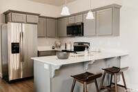 Building Photo - BASSETT G-303