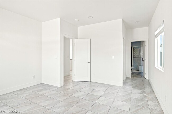 Building Photo - 4060 E Welter Ave