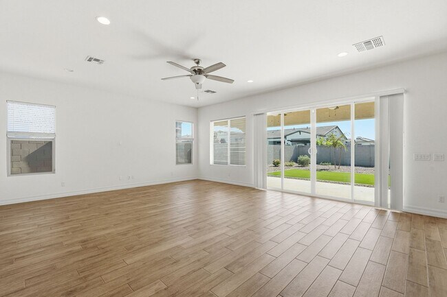 Building Photo - Gated Community Amazing ameneties