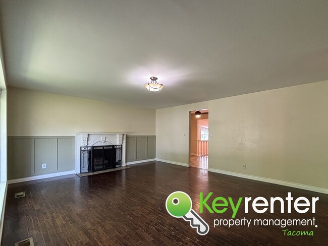 Building Photo - Gorgeous 3 Bed 1 Bath Home in Lakewood, WA!