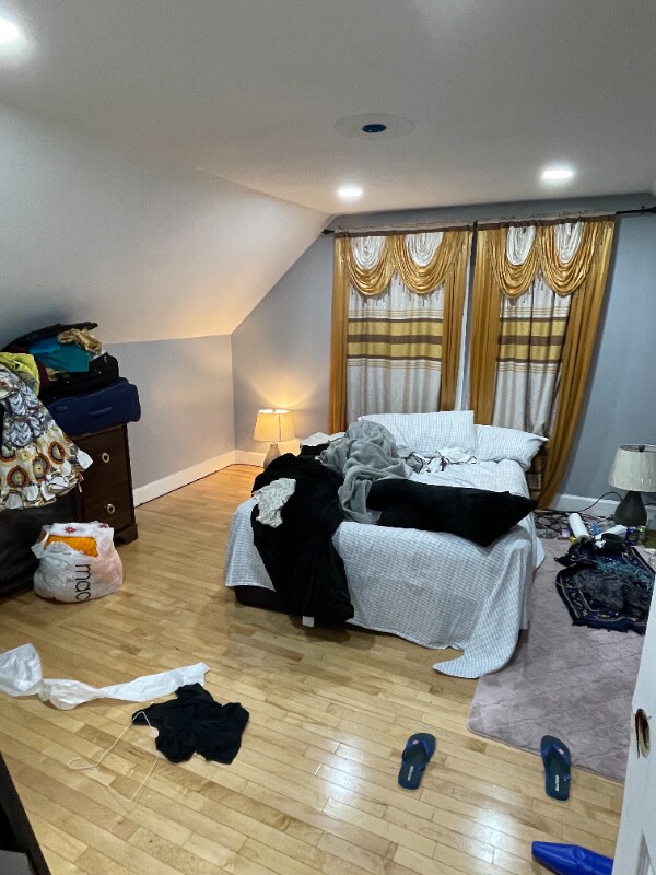 Building Photo - 241 Ash St