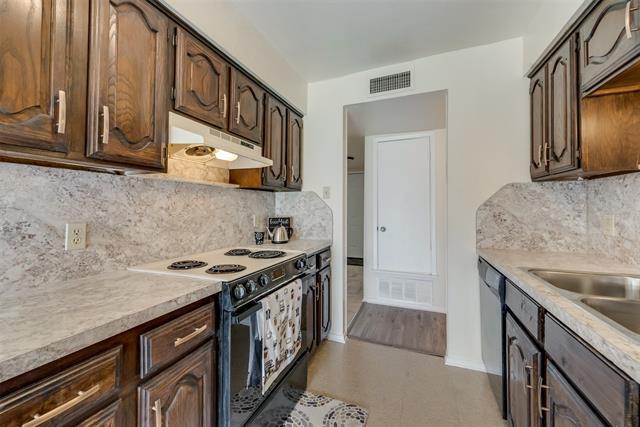 Building Photo - 1102 Meadow Creek Dr