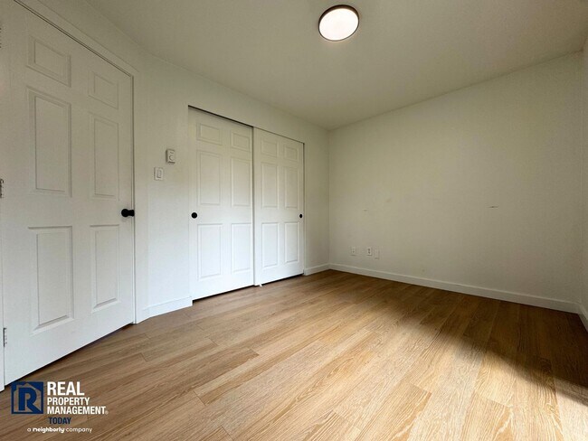 Building Photo - Renovated 1BR w/ Patio, Yard Access & Pet-Friendly Living!
