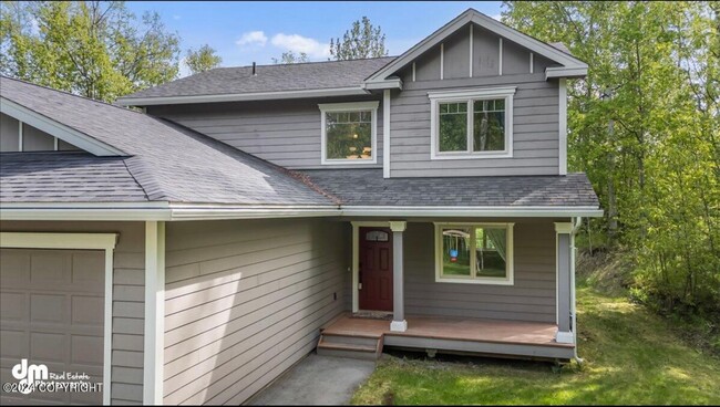 Building Photo - Gorgeous lakefront home