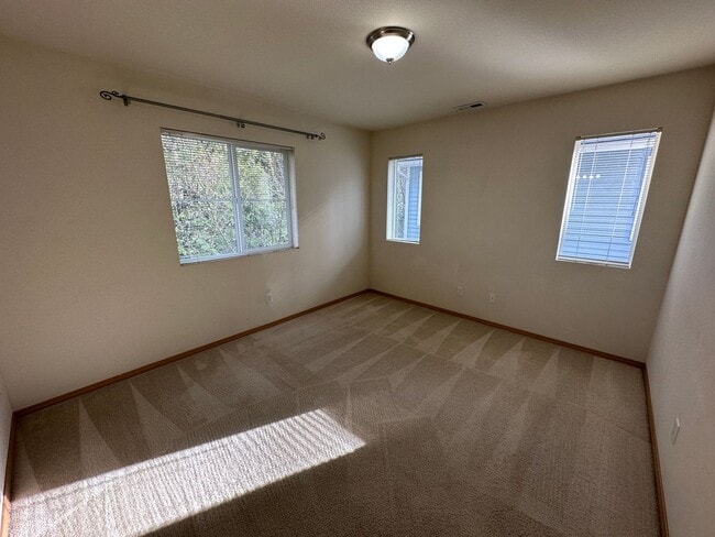 Building Photo - 2565 Evans Ct