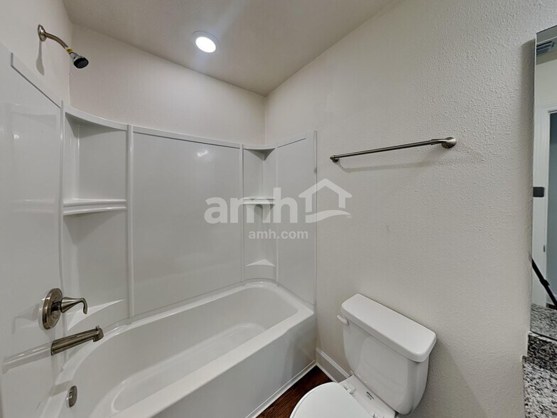 Building Photo - 1889 Silver Point