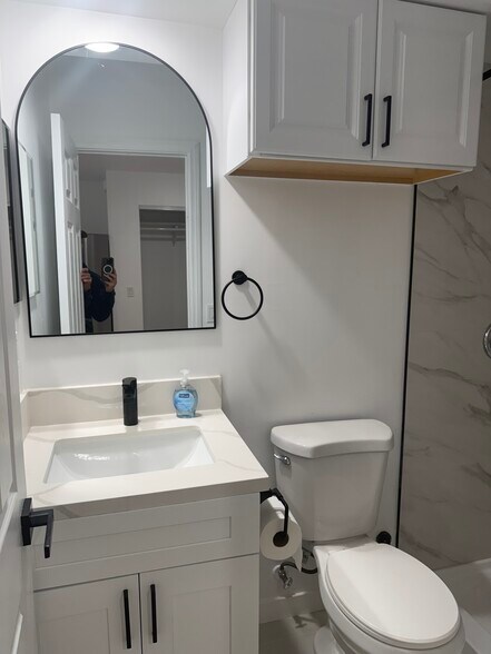 Bathroom - 4253 Raynol St