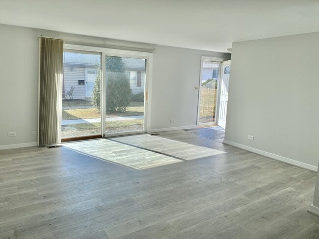 Building Photo - 214 Barcliffe Ln