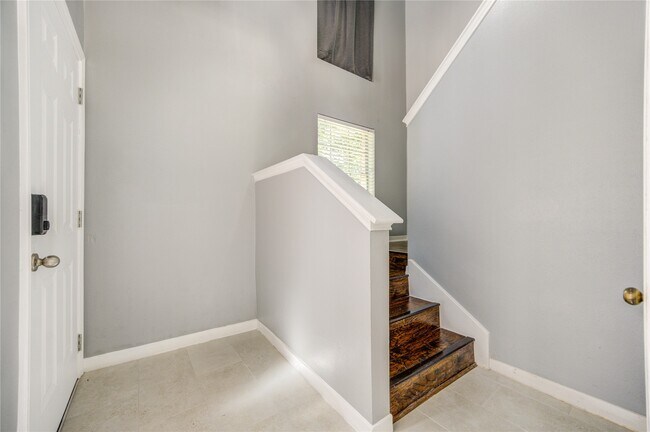 Building Photo - 7965 Kendalia Dr