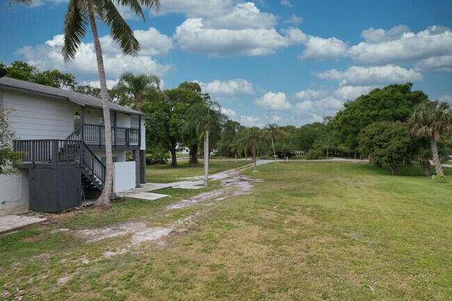 Building Photo - 4916 Silver Oak Dr