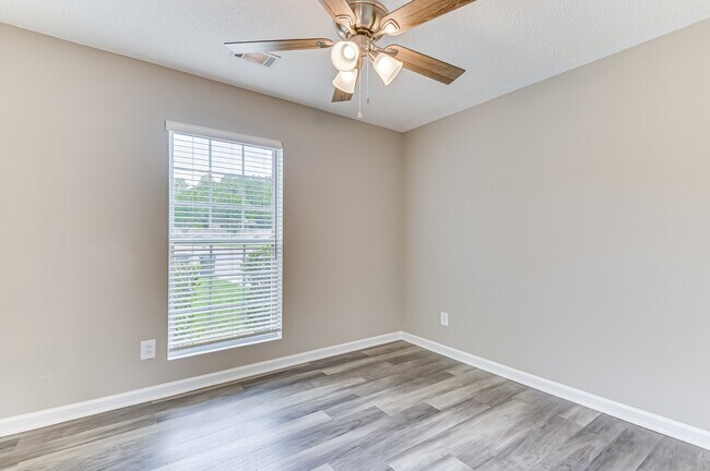 Building Photo - 4416 Hatteras Dr