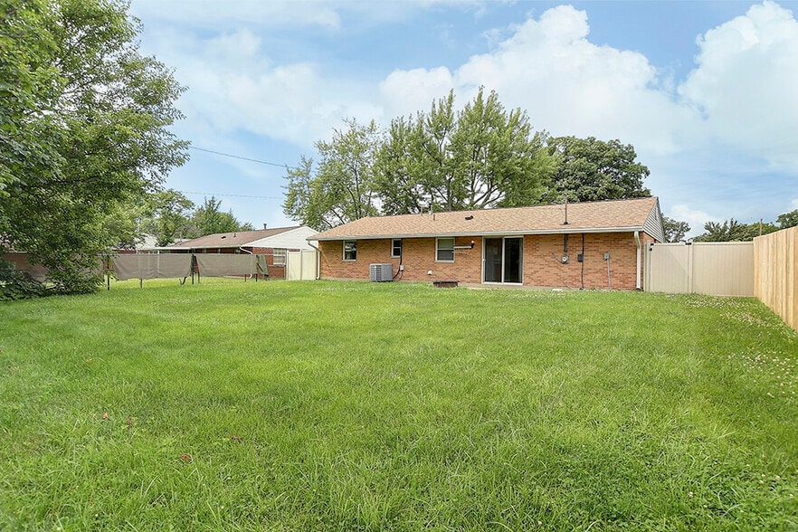 Building Photo - 4554 Powell Rd