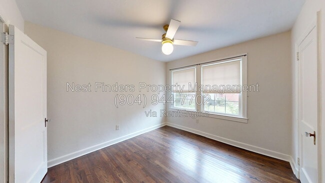 Building Photo - 2215 Larchmont Rd
