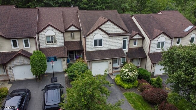 Primary Photo - 15 Averell Dr