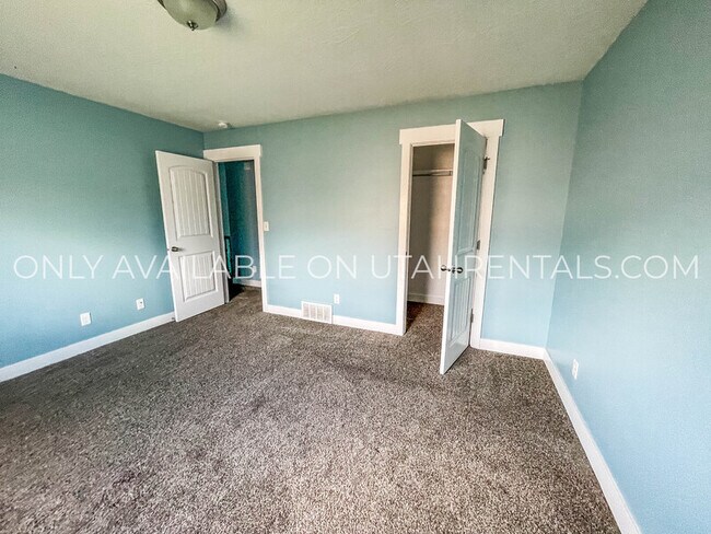 Building Photo - 4552 Long Way