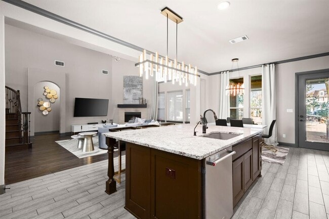 Building Photo - 5916 Davenport Divide Rd