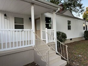 Building Photo - WWW Real Properties