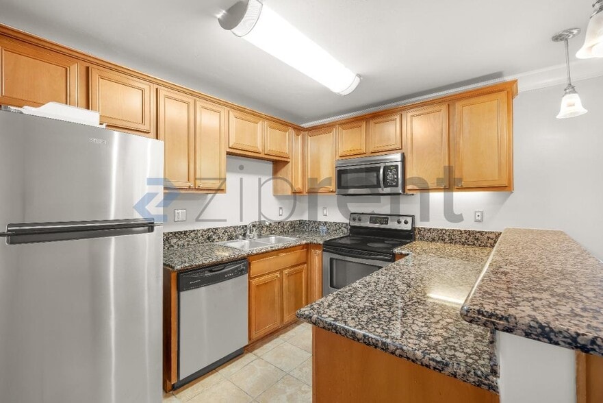Building Photo - Unit 48