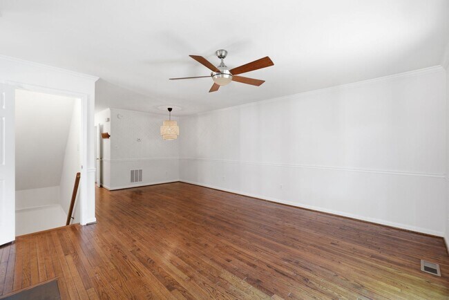 Building Photo - 541 Colecroft Ct