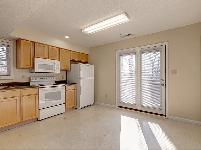 Building Photo - 805 E Sherwood Hills Dr