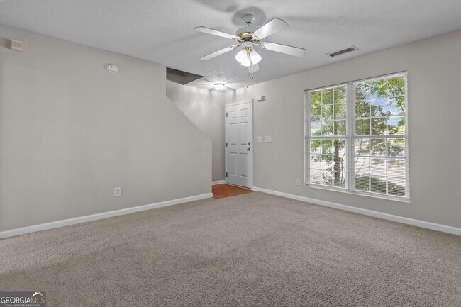 Building Photo - 2284 Oakland Spring Dr