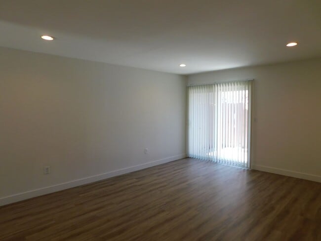 Building Photo - 7062 Heil Ave