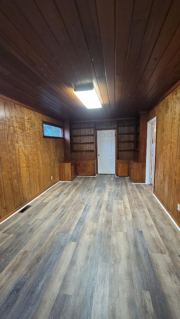 Building Photo - 2505 Cherokee Dr