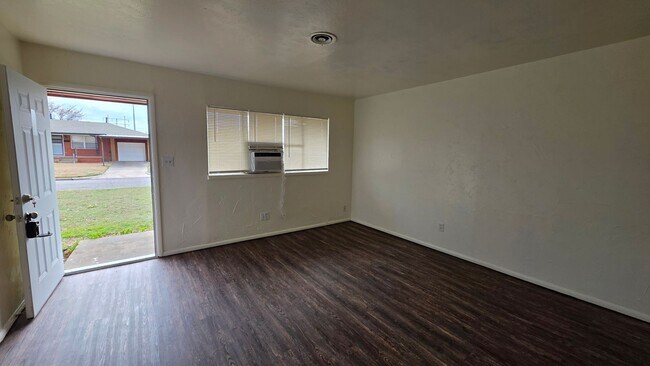 Building Photo - 4309 Woodedge Dr