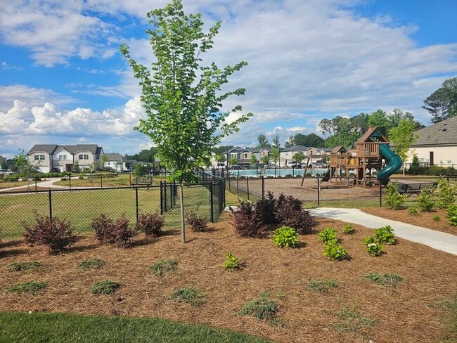 Building Photo - Beautiful Townhome for Lease in Lawrenceville