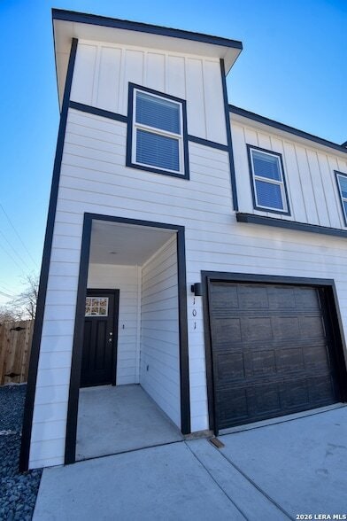 Building Photo - 6238 Pancho Villa Dr