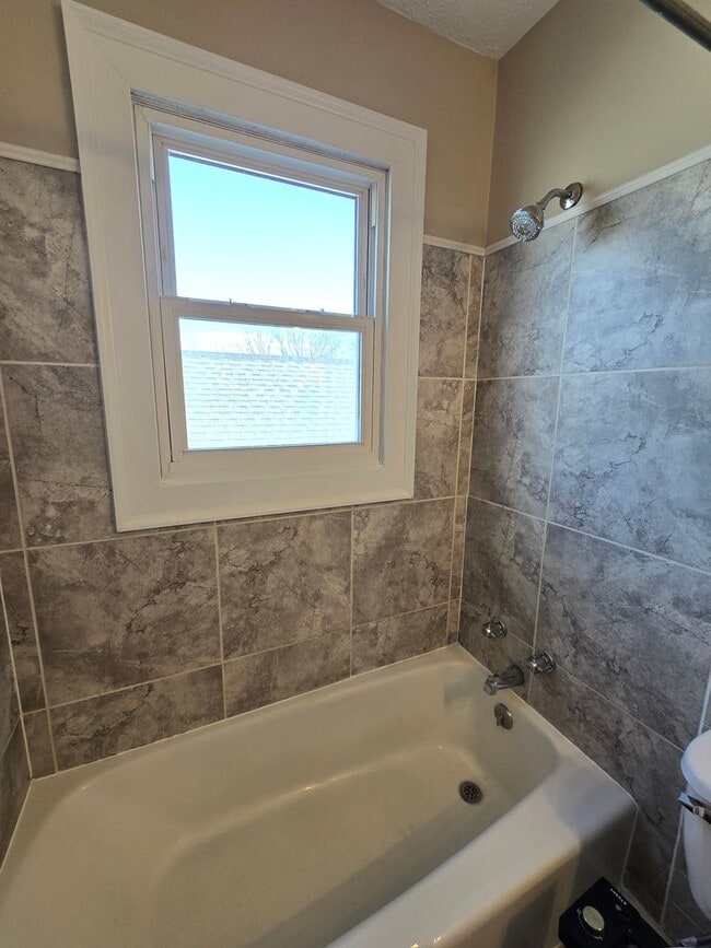 Building Photo - Charming 3 Bedrooms, 2 Full Bathroom Home!...