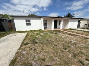 Building Photo - 3902 E 8th Ct