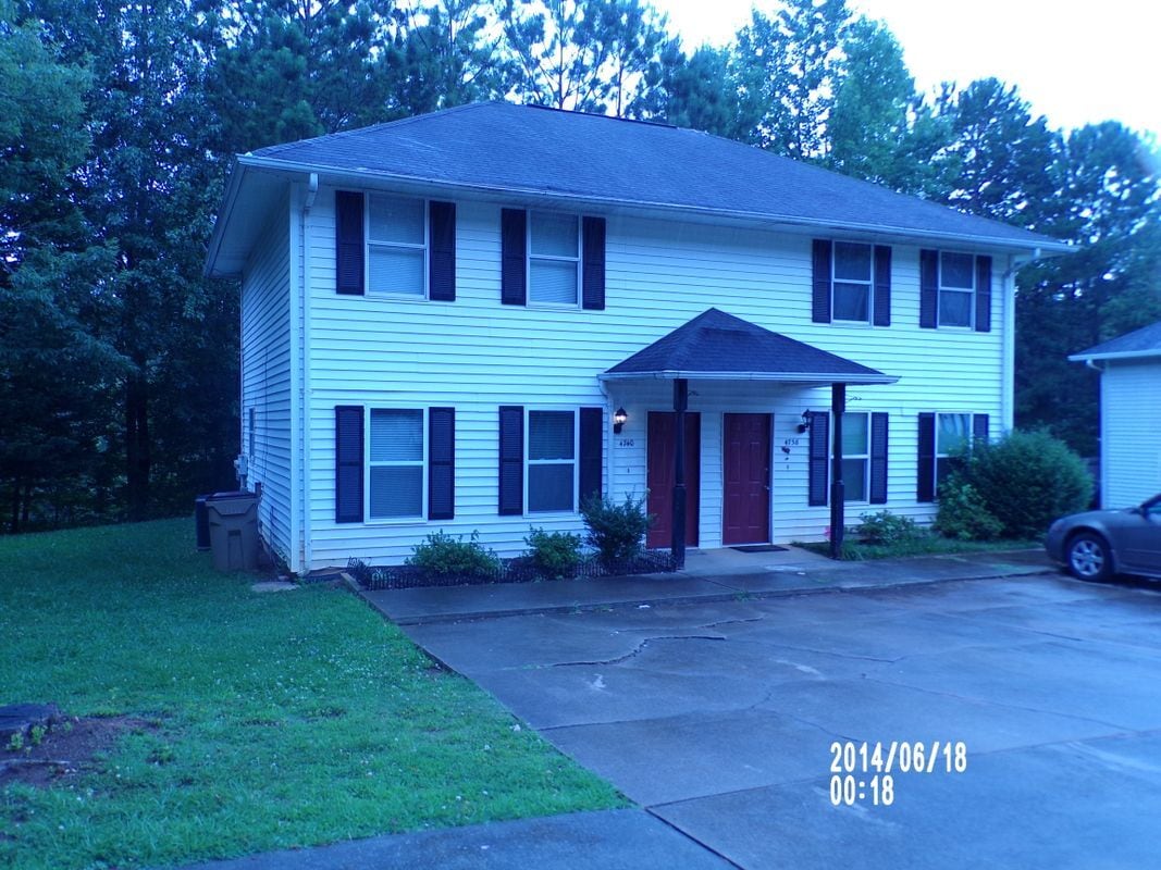 Building Photo - 4705 Victoria Dr