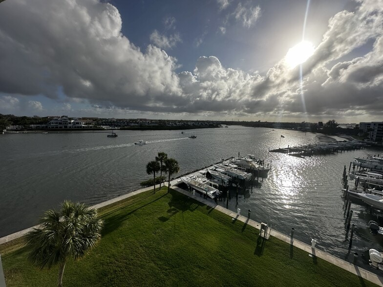 Building Photo - 1748 Jupiter Cove Dr