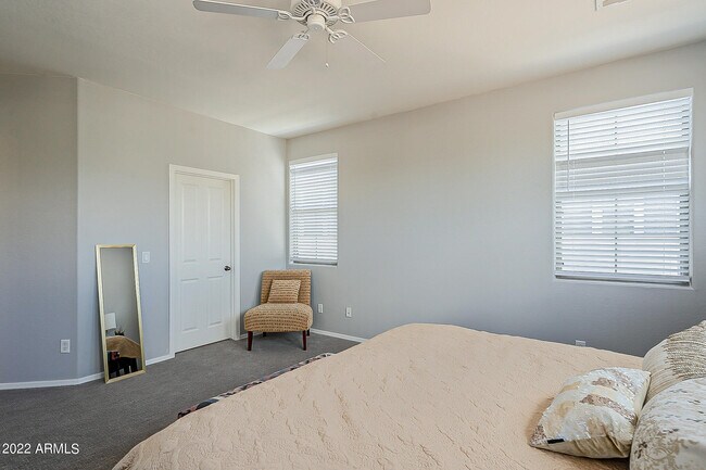 Building Photo - 21124 W Prospector Way