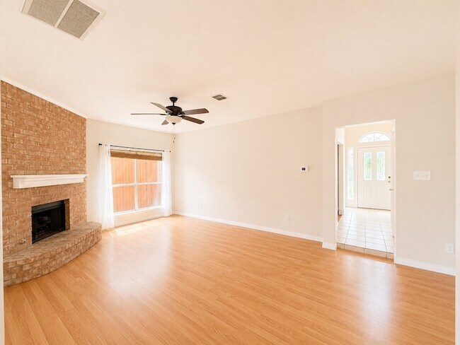 Building Photo - 709 Ridgemont Dr