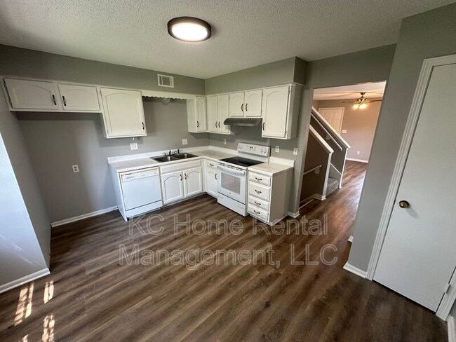 Building Photo - 433 Lee Dr
