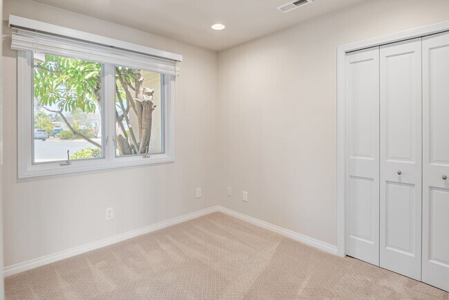 Building Photo - Custom Single Story in coveted Alvarado Es...