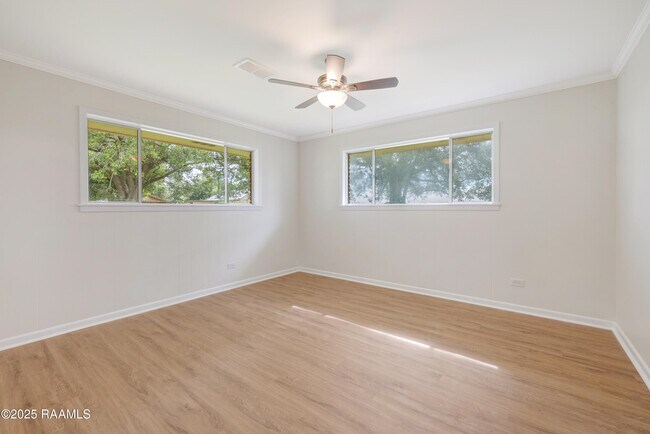 Building Photo - 17639 Pelican Rd