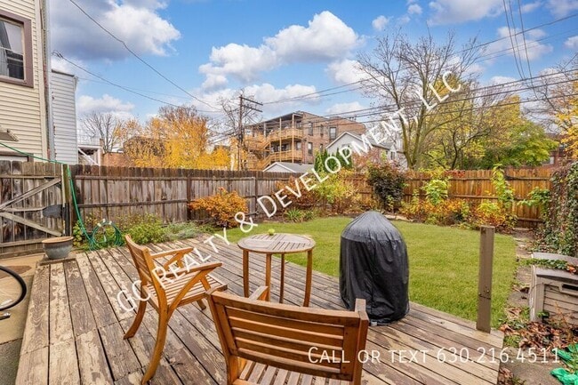 Building Photo - ***MOVE IN SPECIAL - 2 WEEKS FREE RENT / 3...