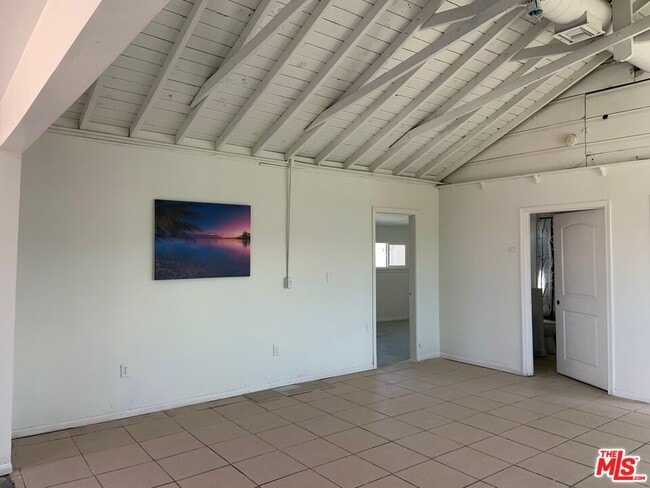 Building Photo - 4900 Fort Tejon Rd