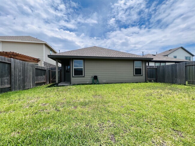 Building Photo - 5827 Dry Brush Pl