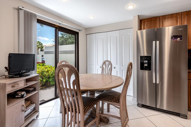 Building Photo - 15831 Loch Maree Ln