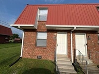 Building Photo - Spacious & Updated Duplex in a Convenient Lebanon Location!