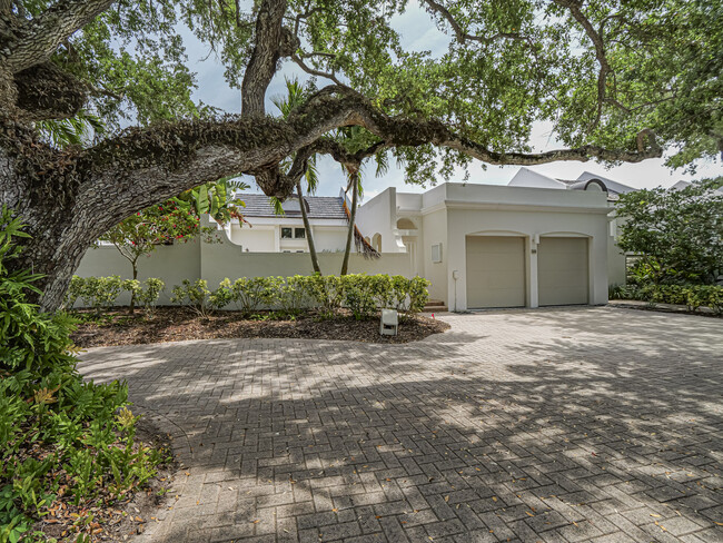 Building Photo - 8405 Red Bay Ct