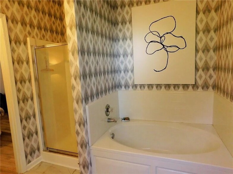 Master Bath - 351 Pinehurst Way